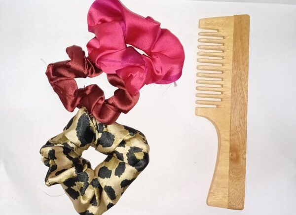 Combo Pack Shyanu Herbs Wooden Neem Comb, Scrunchies